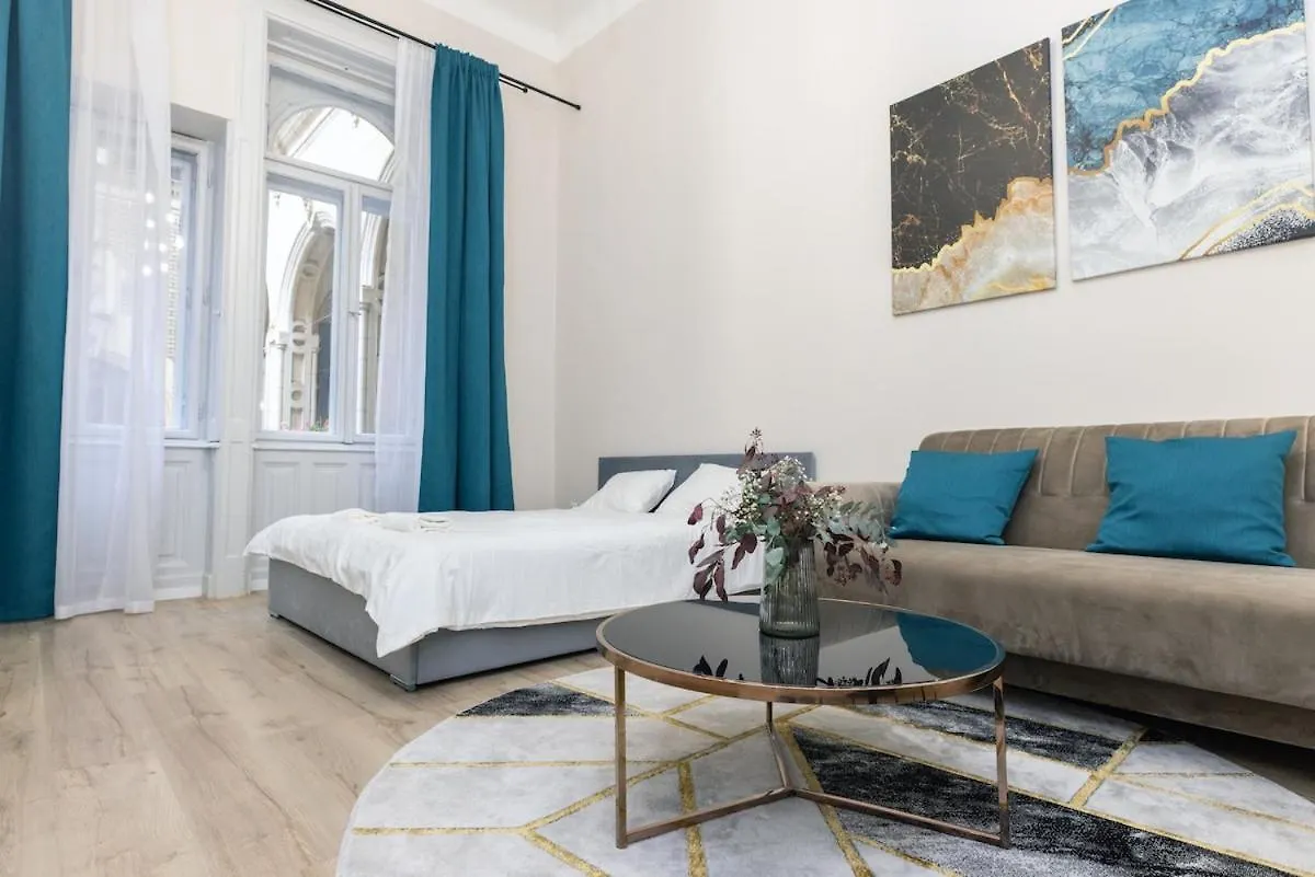 City Center 2 Bedroom Apartment! Budapest